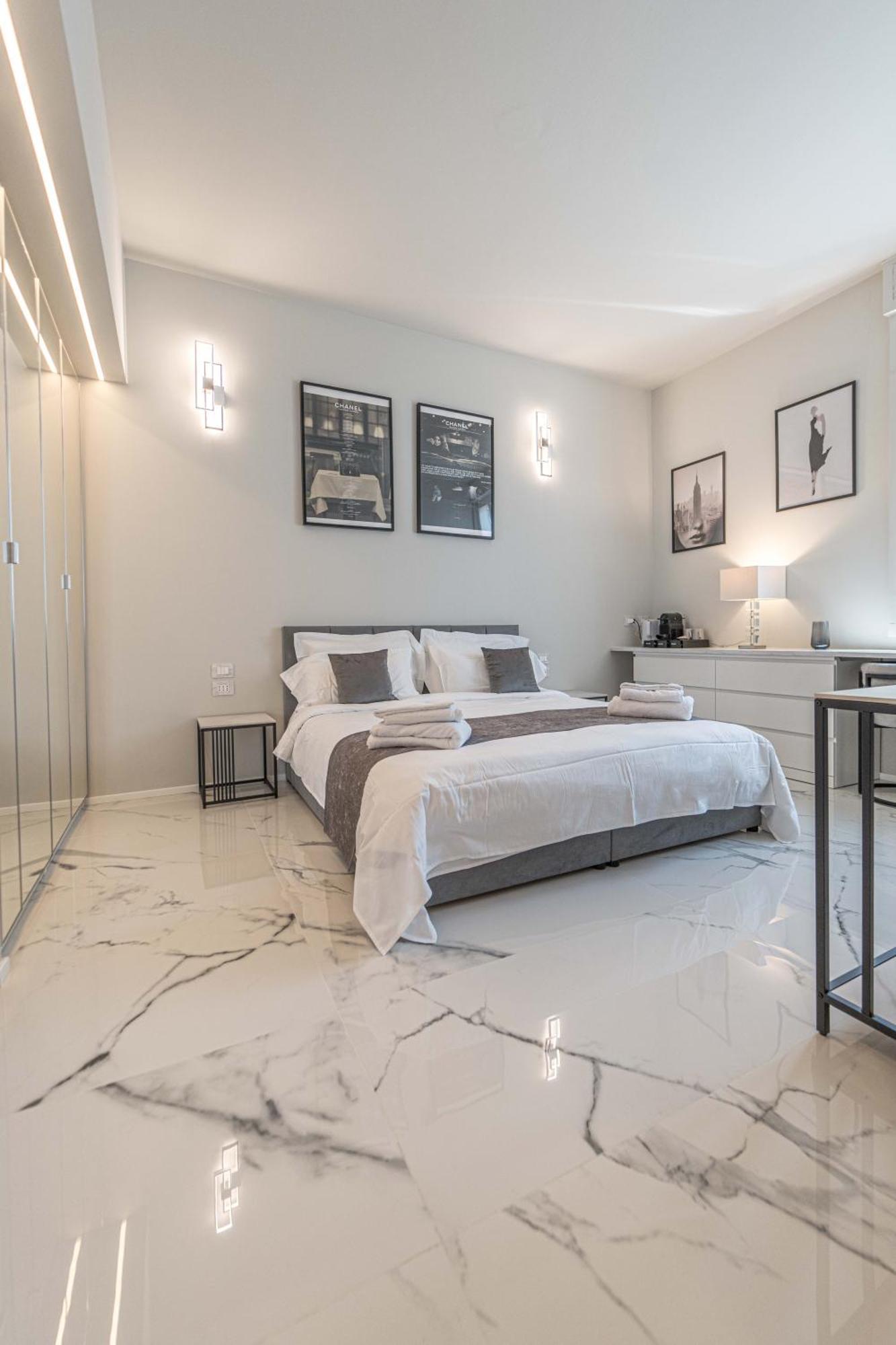 Moscova Luxury New Suite Milán Exterior foto