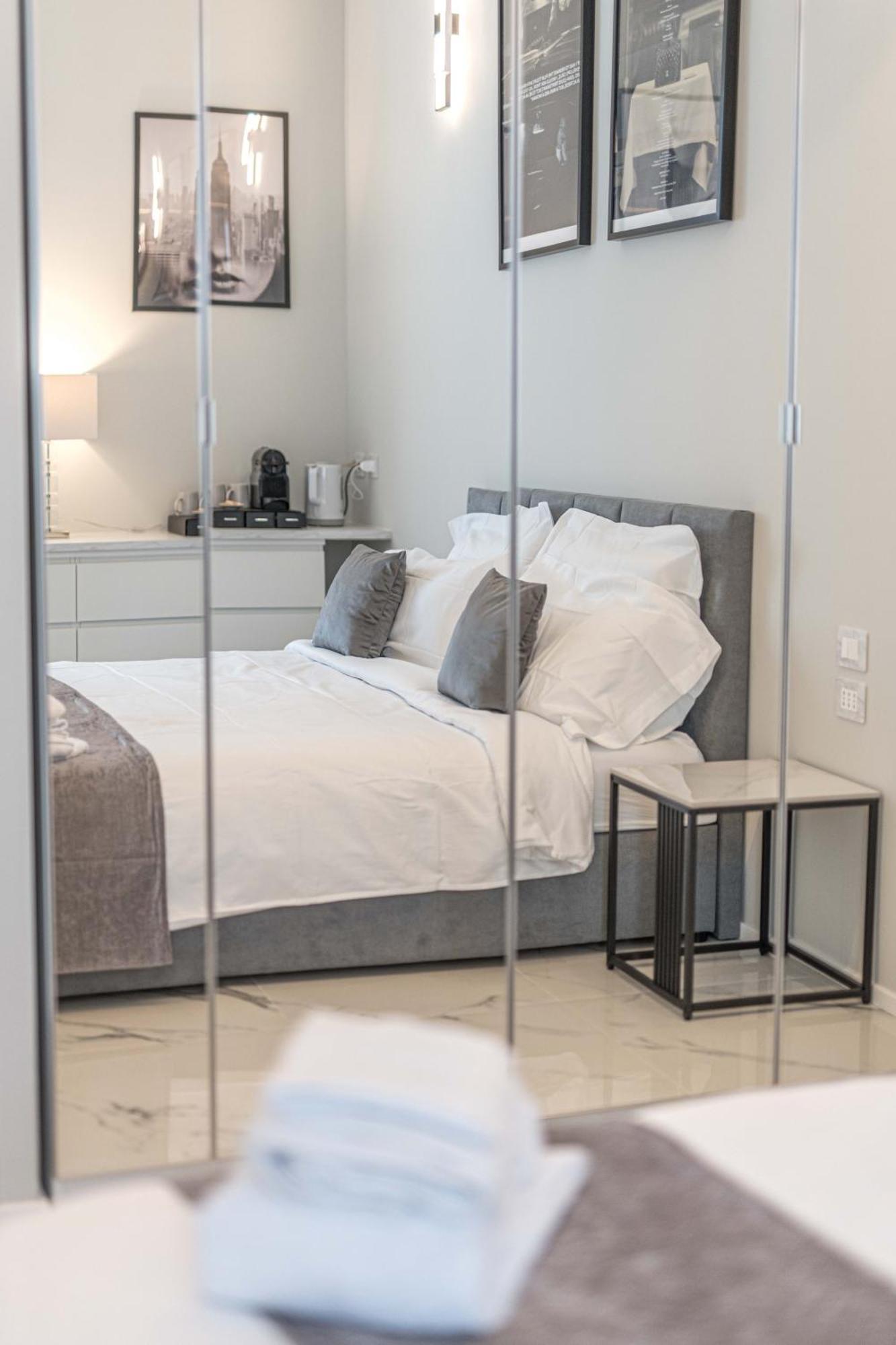 Moscova Luxury New Suite Milán Exterior foto